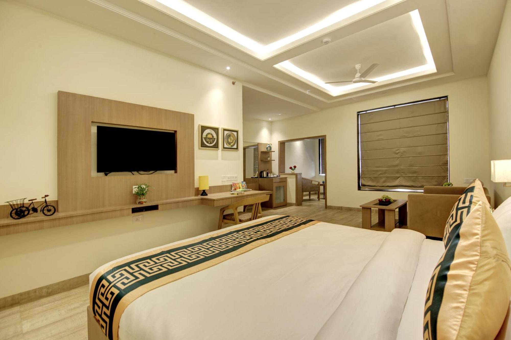 Airport Hotel Claytone Ню Делхи Екстериор снимка
