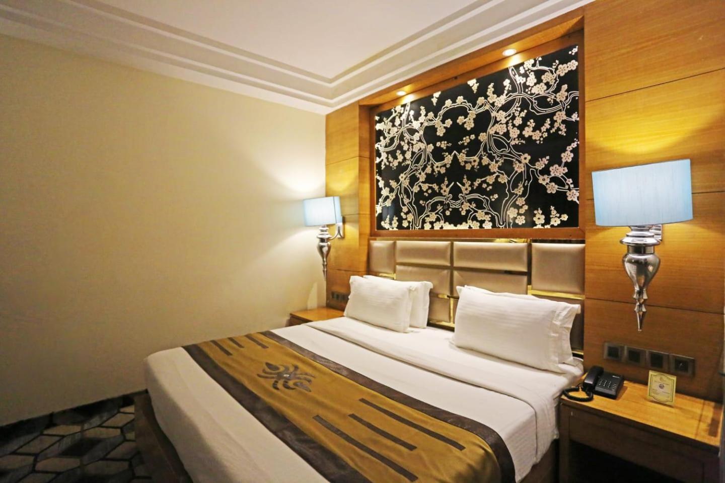 Airport Hotel Claytone Ню Делхи Екстериор снимка