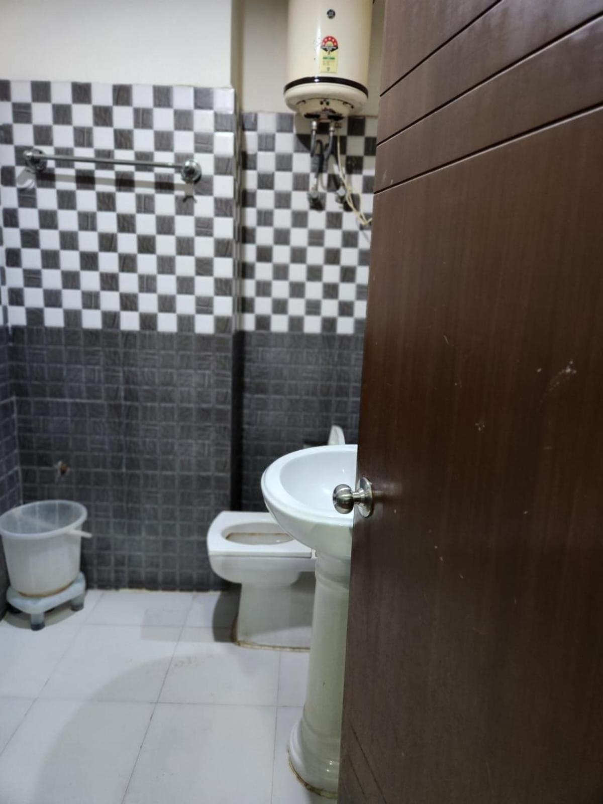 Airport Hotel Claytone Ню Делхи Екстериор снимка
